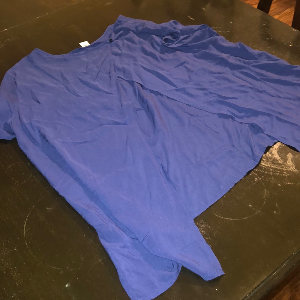 Basic tee with split back